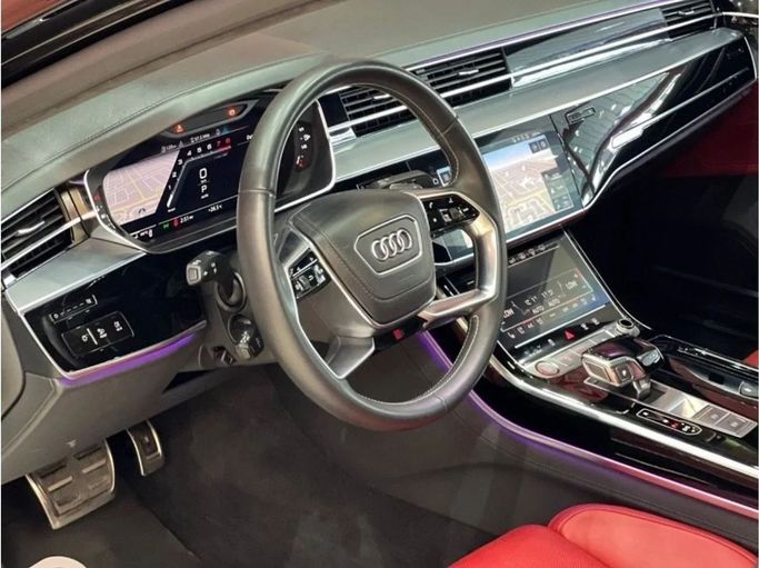 Подержанный Audi S8 IV (D5), 4.0 л, 2020 в Дубае от Drivenchy Motors Черный цвет. GCC | AUTO.AE