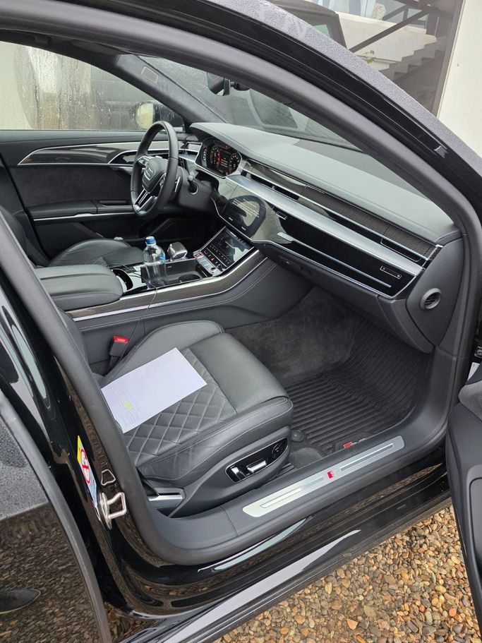 Новый Audi S8 Long IV (D5) Рестайлинг, 4.0 л, 2024 в Дубае Черный цвет. Европейская | AUTO.AE