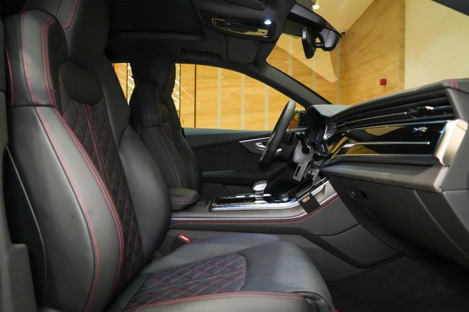 Подержанный Audi SQ8 I (4M) Рестайлинг, 4.0 л, 2024 в Дубае от ALO CARS USED CARS LLC Белый цвет. GCC | AUTO.AE