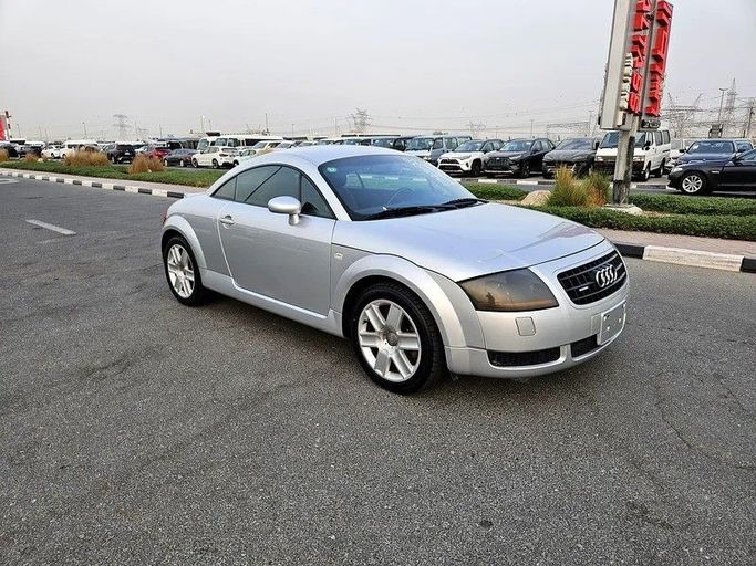 Подержанный Audi TT I (8N), 1.8 л, 2000 в Дубае от Irfan Motors Серебристый цвет. Японская | AUTO.AE