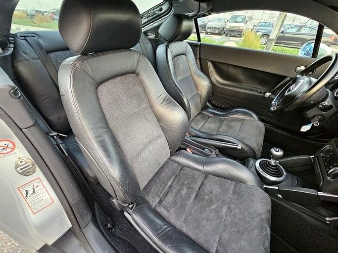 Подержанный Audi TT I (8N), 1.8 л, 2000 в Дубае от Irfan Motors Серебристый цвет. Японская | AUTO.AE