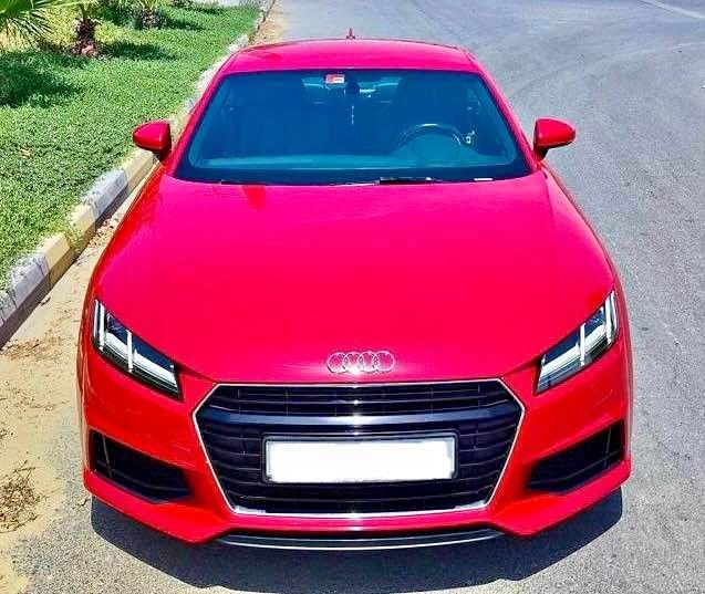 مستعملة Audi TT III (8S), 2.0 l, 2016 في في دبي من LiveCars، اللون أحمر. مواصفات الخليج | AUTO.AE