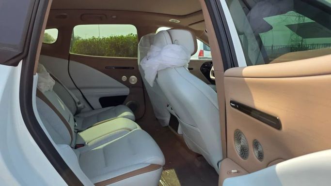 Новый Avatr 07, 1.5 л, 2025 в Дубае от Alwan Global Cars Белый цвет. Other | AUTO.AE