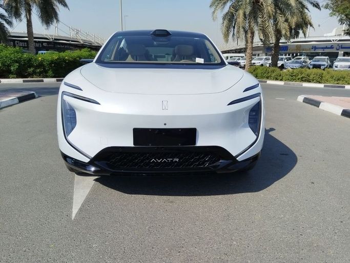 جديدة Avatr 07, 1.5 l, 2024 في في دبي من AL BAHIYA INTERNATIONAL MOTORS FZE، اللون أبيض. المواصفات الصينية | AUTO.AE