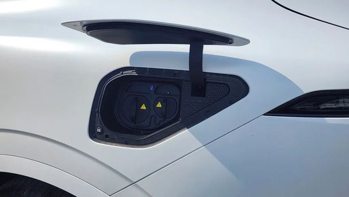 Новый Avatr 11 I Рестайлинг, 2024 в Дубае от Alwan Global Cars Белый цвет. Other | AUTO.AE