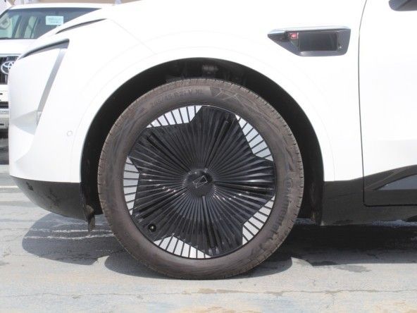 Новый Avatr 11 I, 2023 в Дубае от Titanum Cars Белый цвет. Other | AUTO.AE