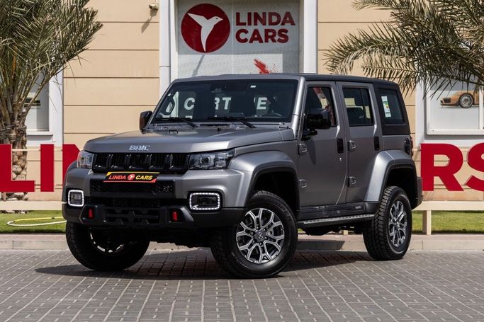 Подержанный BAIC BJ40 I Рестайлинг, 2.3 л, 2026 в Дубае от Linda Cars Серый цвет. GCC | AUTO.AE