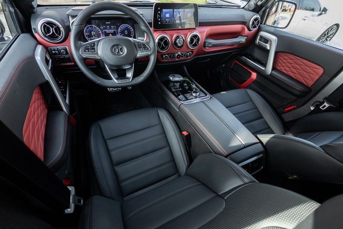 Подержанный BAIC BJ40 I Рестайлинг, 2.3 л, 2026 в Дубае от Linda Cars Серый цвет. GCC | AUTO.AE