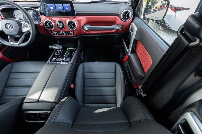 Подержанный BAIC BJ40 I Рестайлинг, 2.3 л, 2026 в Дубае от Linda Cars Серый цвет. GCC | AUTO.AE