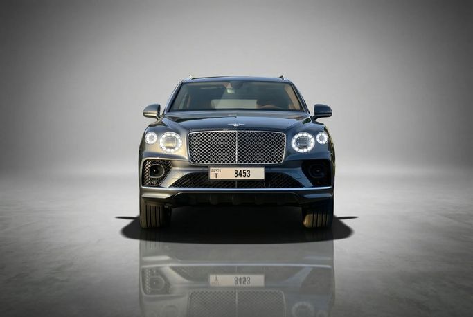 Bentley Bentayga I Рестайлинг, 2024 внедорожник 5 дв. люкс класса в Дубае от Rotana Star Rent a Car серый цвет | AUTO.AE | Объявление #1171