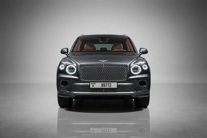 Bentley Bentayga I Рестайлинг, 2023 внедорожник 5 дв. люкс класса в Дубае от Rotana Star Rent a Car серый цвет | AUTO.AE | Объявление #1176