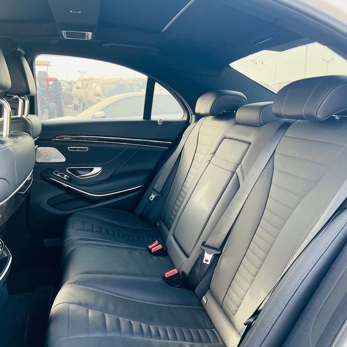 Новый Bentley Bentayga I Рестайлинг, 4.0 л, 2023 в Дубае от Lakhani Motors Черный цвет. GCC | AUTO.AE