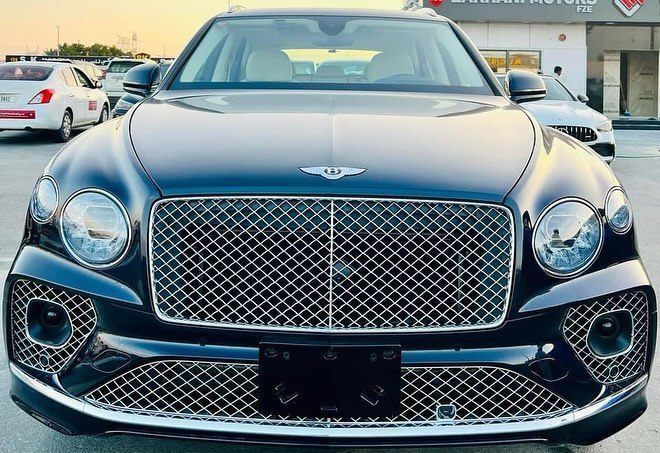 Подержанный Bentley Bentayga I Рестайлинг, 3.0 л, 2022 в Дубае от Lakhani Motors Черный цвет. Other | AUTO.AE
