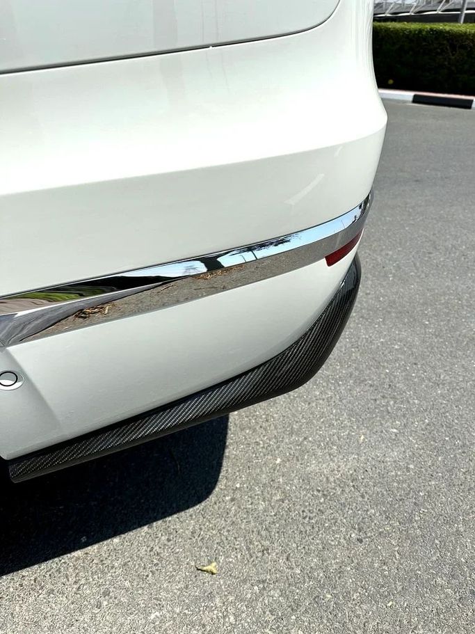 Used Bentley Bentayga I, 6.0 l, 2017 in Dubai by Formula Motors, White color. GCC Specs | AUTO.AE