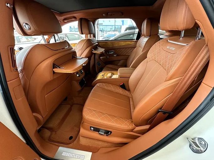 Used Bentley Bentayga I, 6.0 l, 2017 in Dubai by Formula Motors, White color. GCC Specs | AUTO.AE