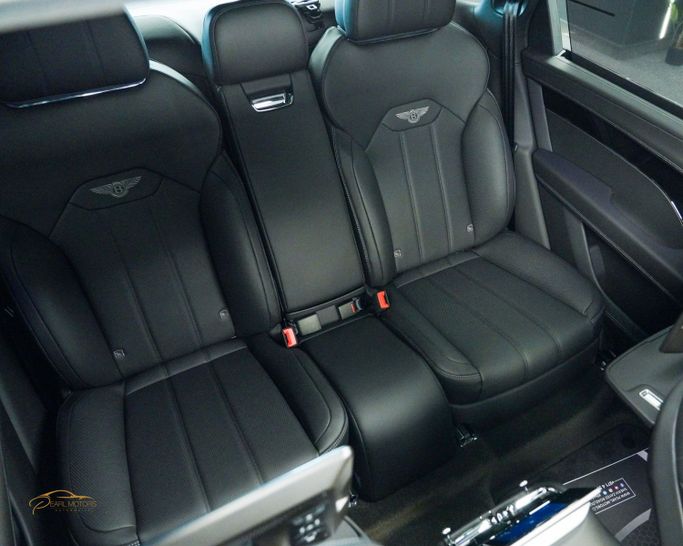Новый Bentley Bentayga I Рестайлинг, 4.0 л, 2023 в Дубае от Pearl Motors Серый цвет. Европейская | AUTO.AE