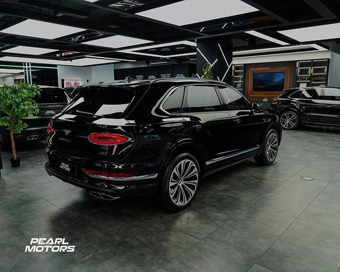 Подержанный Bentley Bentayga I Рестайлинг, 4.0 л, 2022 в Дубае от Pearl Motors Черный цвет. GCC | AUTO.AE