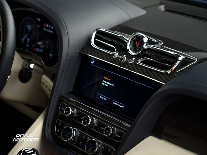 Подержанный Bentley Bentayga I Рестайлинг, 4.0 л, 2022 в Дубае от Pearl Motors Синий цвет. GCC | AUTO.AE