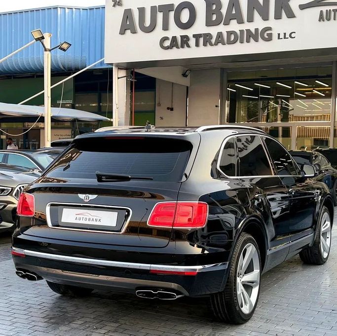 Used Bentley Bentayga I, 4.0 l, 2019 in Dubai by Auto Bank Motors, Black color. GCC Specs | AUTO.AE