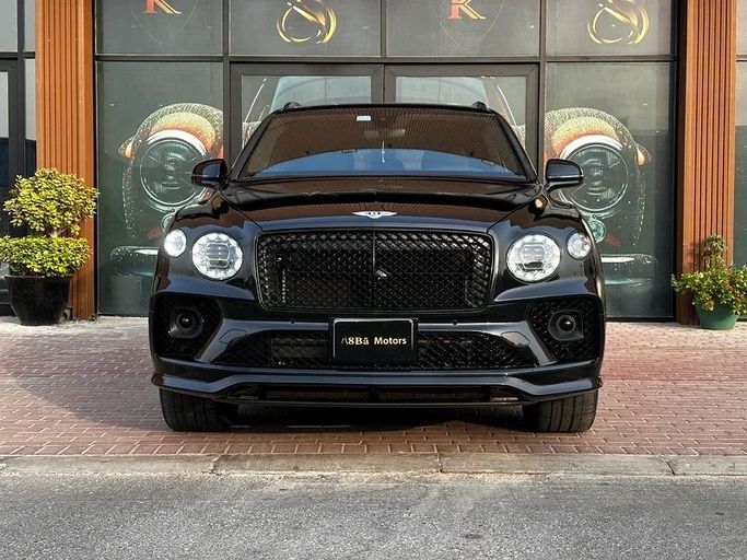 Подержанный Bentley Bentayga Speed I Рестайлинг, 6.0 л, 2022 в Дубае от 8 Ba Motors Черный цвет. Японская | AUTO.AE