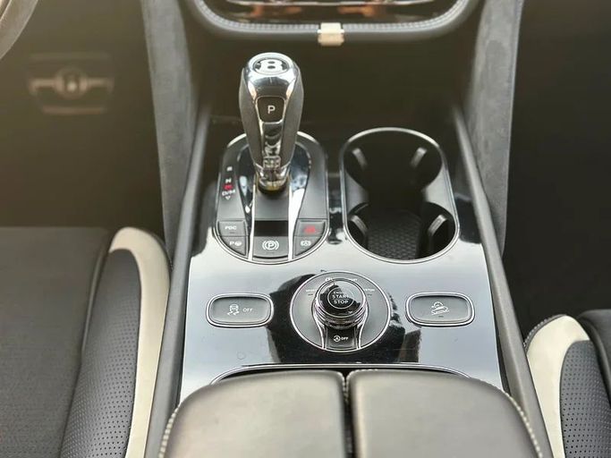 Подержанный Bentley Bentayga Speed I Рестайлинг, 6.0 л, 2022 в Дубае от 8 Ba Motors Черный цвет. Японская | AUTO.AE