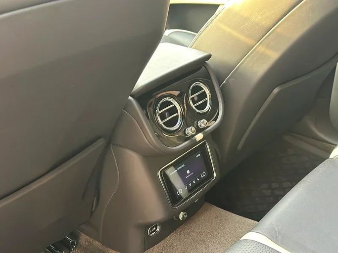 Подержанный Bentley Bentayga Speed I Рестайлинг, 6.0 л, 2022 в Дубае от 8 Ba Motors Черный цвет. Японская | AUTO.AE