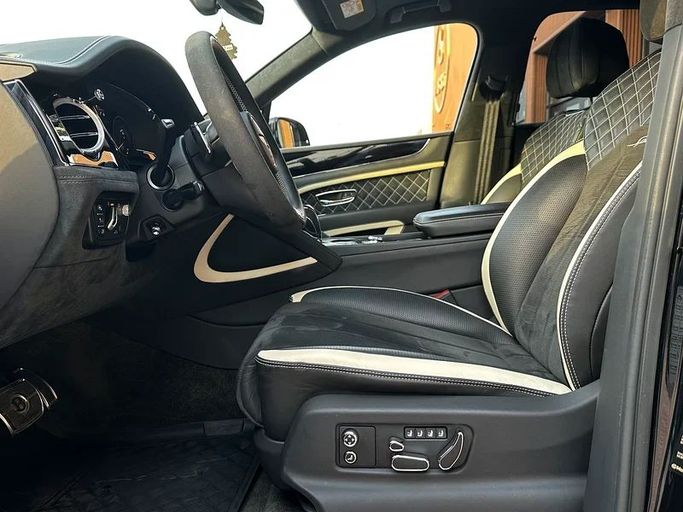 Подержанный Bentley Bentayga Speed I Рестайлинг, 6.0 л, 2022 в Дубае от 8 Ba Motors Черный цвет. Японская | AUTO.AE
