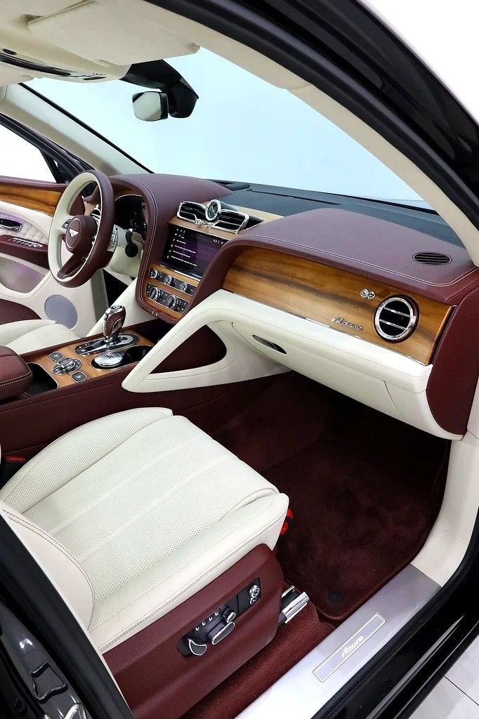 Новый Bentley Bentayga EWB I Рестайлинг, 4.0 л, 2023 в Дубае от Al Faris Motors Черный цвет. GCC | AUTO.AE