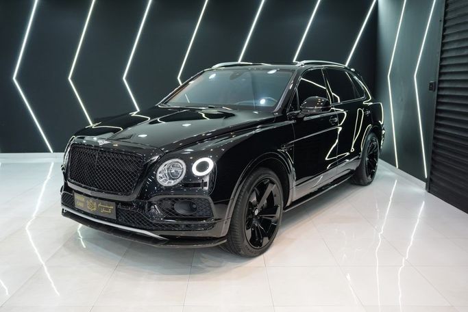 Used Bentley Bentayga I, 6.0 l, 2018 in Dubai by Sanam Cars, Black color. GCC Specs | AUTO.AE