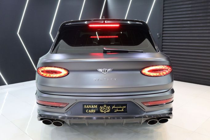 Used Bentley Bentayga Speed I Facelift, 6.0 l, 2022 in Dubai by Sanam Cars, Grey color. GCC Specs | AUTO.AE