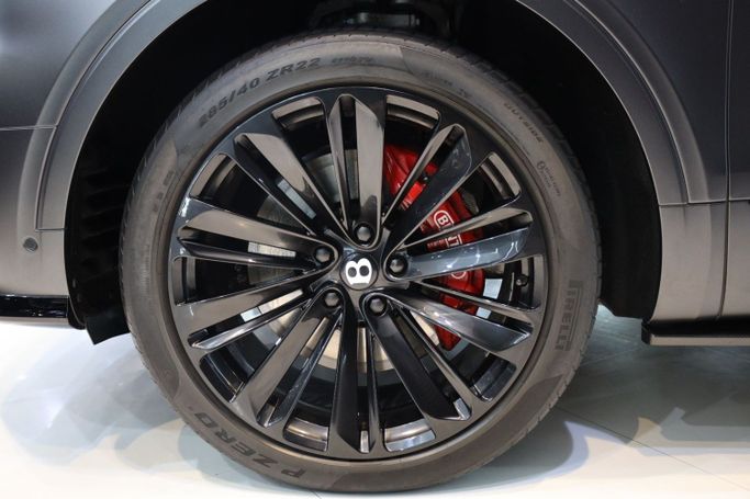 Used Bentley Bentayga Speed I Facelift, 6.0 l, 2022 in Dubai by Sanam Cars, Grey color. GCC Specs | AUTO.AE