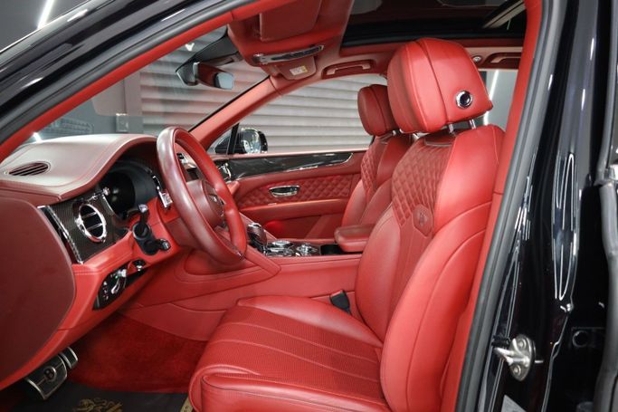 Used Bentley Bentayga I Facelift, 4.0 l, 2021 in Dubai by Sanam Cars, Black color. GCC Specs | AUTO.AE