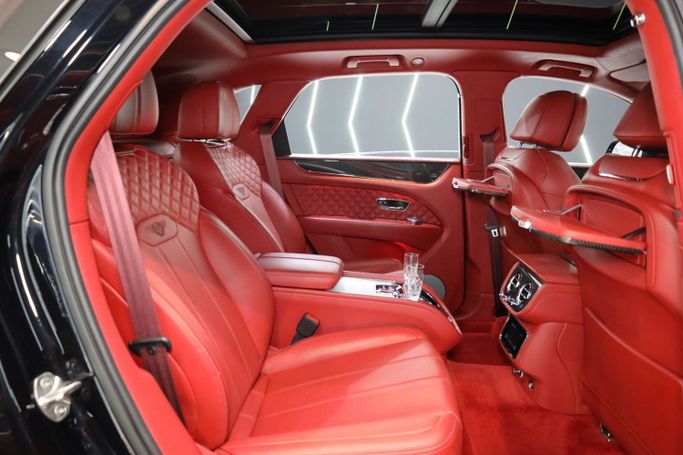 Used Bentley Bentayga I Facelift, 4.0 l, 2021 in Dubai by Sanam Cars, Black color. GCC Specs | AUTO.AE