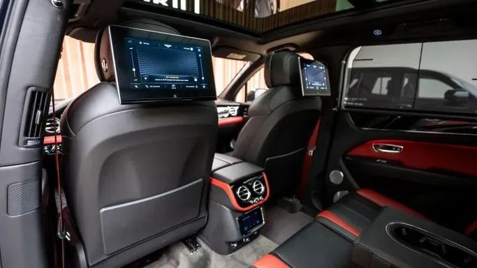 Подержанный Bentley Bentayga Speed I Рестайлинг, 6.0 л, 2022 в Дубае от Automobili Motors Черный цвет. Европейская | AUTO.AE