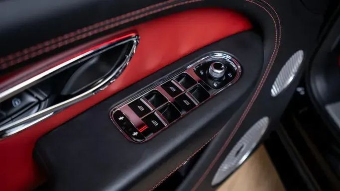 Подержанный Bentley Bentayga Speed I Рестайлинг, 6.0 л, 2022 в Дубае от Automobili Motors Черный цвет. Европейская | AUTO.AE