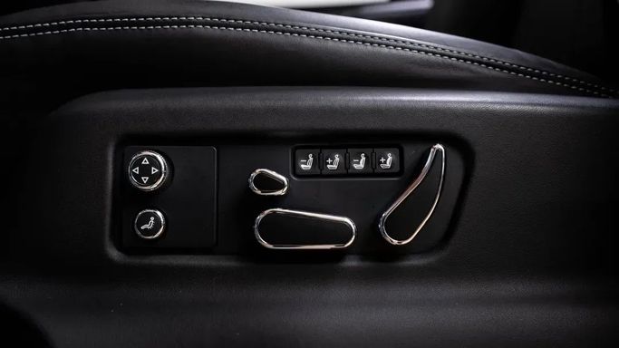 Подержанный Bentley Bentayga Speed I Рестайлинг, 6.0 л, 2023 в Дубае от Automobili Motors Голубой цвет. Европейская | AUTO.AE