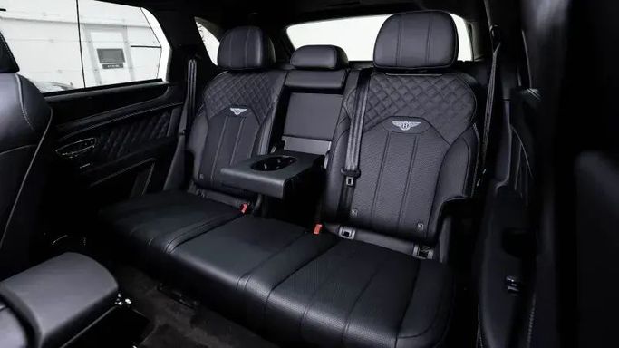 Подержанный Bentley Bentayga Speed I Рестайлинг, 6.0 л, 2023 в Дубае от Automobili Motors Голубой цвет. Европейская | AUTO.AE