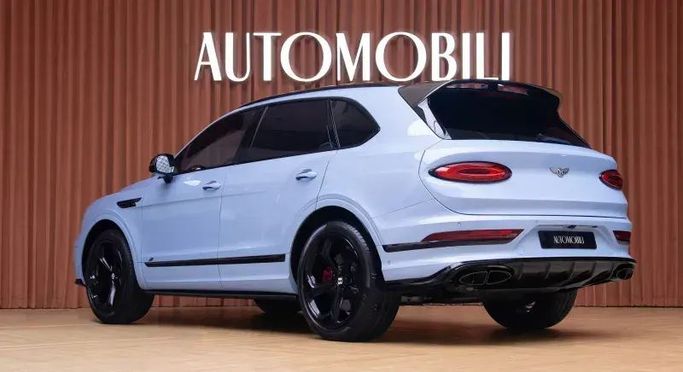 Подержанный Bentley Bentayga Speed I Рестайлинг, 6.0 л, 2023 в Дубае от Automobili Motors Голубой цвет. Европейская | AUTO.AE