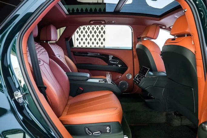 Used Bentley Bentayga Azure I Facelift, 4 l, 2023 in Dubai by Exotic Cars, Green color. GCC Specs | AUTO.AE