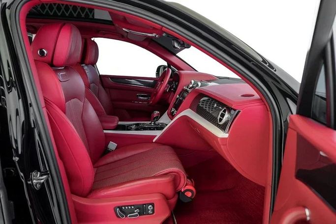 Used Bentley Bentayga I, 4.0 l, 2020 in Dubai by Exotic Cars, Black color. GCC Specs | AUTO.AE