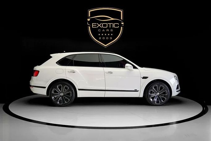 Used Bentley Bentayga I, 4.0 l, 2020 in Dubai by Exotic Cars, White color. GCC Specs | AUTO.AE