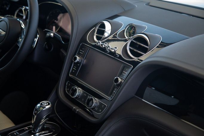 Used Bentley Bentayga I, 4.0 l, 2020 in Dubai by Exotic Cars, Grey color. Other | AUTO.AE