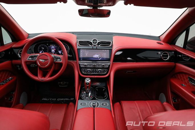 Used Bentley Bentayga I Facelift, 4.0 l, 2022 in Dubai by AUTO DEALS, Grey color. GCC Specs | AUTO.AE