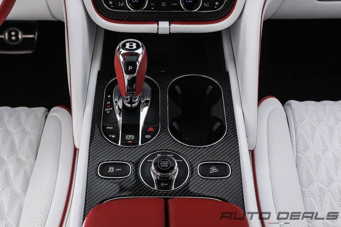 Подержанный Bentley Bentayga I Рестайлинг, 4.0 л, 2021 в Дубае от AUTO DEALS Черный цвет. Европейская | AUTO.AE