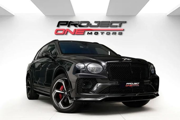 Подержанный Bentley Bentayga I Рестайлинг, 4.0 л, 2022 в Дубае от Project One Motors Черный цвет. Европейская | AUTO.AE
