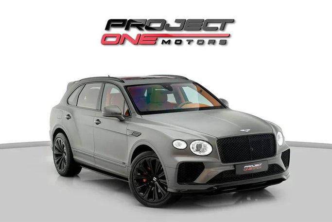 Подержанный Bentley Bentayga I Рестайлинг, 4.0 л, 2022 в Дубае от Project One Motors Серый цвет. GCC | AUTO.AE