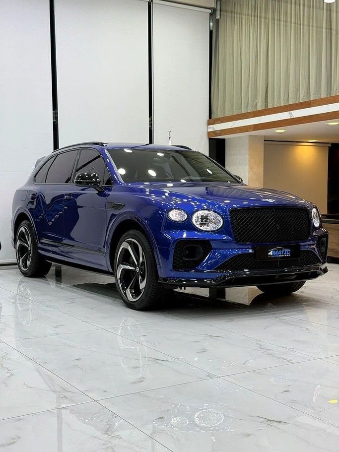 Подержанный Bentley Bentayga Speed I Рестайлинг, 6.0 л, 2022 в Дубае от 4 Matic Motors Синий цвет. GCC | AUTO.AE