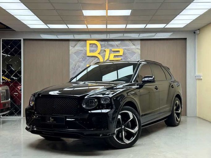 Подержанный Bentley Bentayga I Рестайлинг, 4.0 л, 2022 в Дубае от B12 Motors Черный цвет. GCC | AUTO.AE