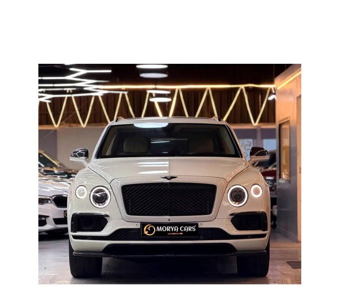 مستعملة Bentley Bentayga I, 4.0 l, 2017 في في دبي من Morya Jeswani Cars، اللون أبيض. مواصفات الخليج | AUTO.AE