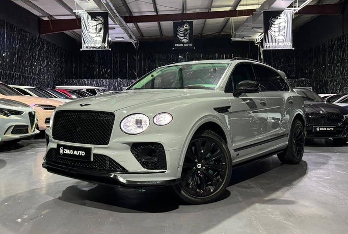 مستعملة Bentley Bentayga أنا فيس ليفت, 4.0 l, 2021 في في دبي من Zeus Motors، اللون رمادي. مواصفات الخليج | AUTO.AE | إعلان #252296